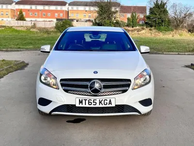 Used Mercedes A180 Sport Edition 109 HP (80 kW) 2015 White Hatchback