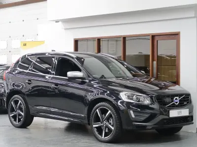 Used Volvo XC60 R-Design 245 HP (180 kW) 2015 Black SUV