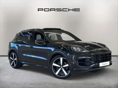 Used Porsche Cayenne 349 HP (256 kW) 2025 Black SUV