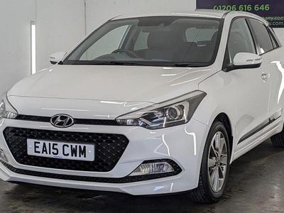 Used Hyundai i20 Premium 84 HP (61 kW) 2015 White Hatchback