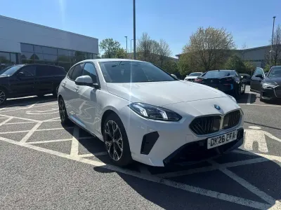 Ny BMW 120 M Sport 2026 Vit Halvkombi