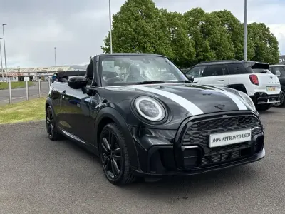 Begagnad Mini Cooper Sport 134 HK (98 kW) 2023 Svart Halvkombi