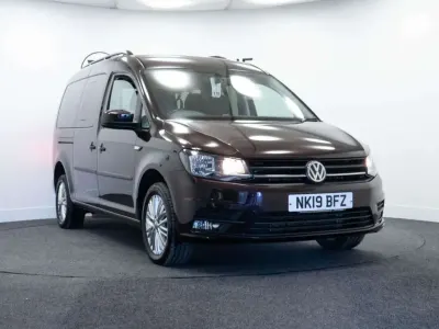 Begagnad VW Caddy Maxi 2019 Lila Minibuss