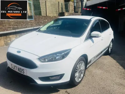 Used Ford Focus Zetec 120 HP (88 kW) 2017 White Hatchback