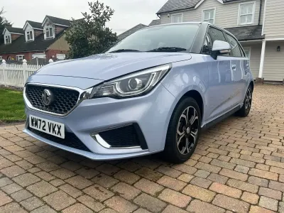 Begagnad MG MG3 Exclusive 106 HK (77 kW) 2023 Silver Halvkombi