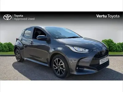Used Toyota Yaris Hybrid Design 113 HP (83 kW) 2023 Grey Hatchback