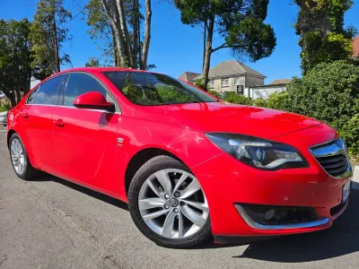 Used Vauxhall Insignia SRi 170 HP (125 kW) 2016 Red Hatchback