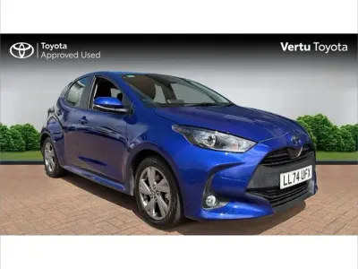 Używany Toyota Yaris Hybrid 116 KM (85 kW) 2024 Niebieski Hatchback