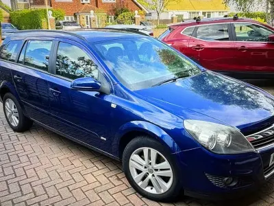 Used Vauxhall Astra 120 HP (88 kW) 2009 Blue Estate
