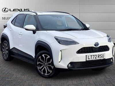 Pure white Used 2022 Toyota Yaris Cross Design SUV | £17,395 (Good price)