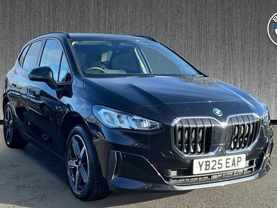 Begagnad BMW 225 Active Tourer Sport Line 242 HK (177 kW) 2025 Svart Minibuss