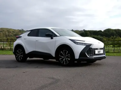Used Toyota C-HR Design 140 HP (102 kW) 2024 White SUV