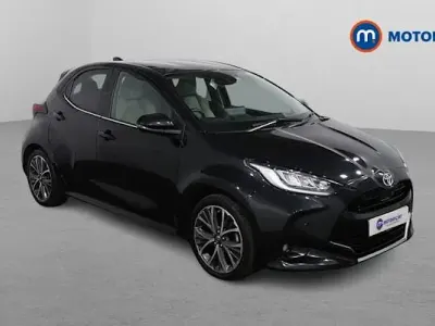 Begagnad Toyota Yaris Hybrid 116 HK (85 kW) 2025 Halvkombi