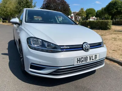 Used VW Golf VII SE 130 HP (95 kW) 2018 Silver Hatchback