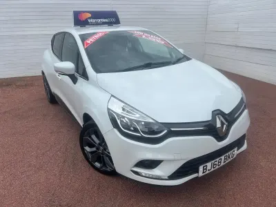 Used Renault Clio Iconic 90 HP (66 kW) 2018 White Hatchback
