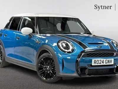 Begagnad Mini Cooper S Exclusive 176 HK (129 kW) 2024 Blå Halvkombi