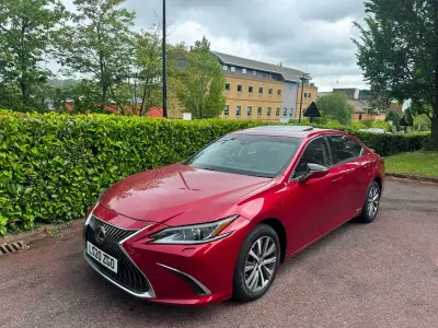 Used Lexus ES300H 218 HP (160 kW) 2020 Red Sedan