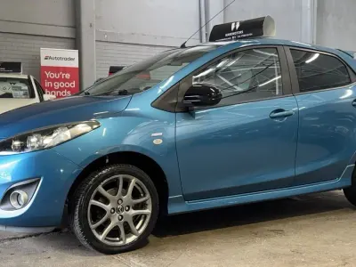 Used Mazda 2 Edition 84 HP (61 kW) 2013 Blue Hatchback