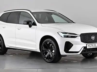 Used Volvo XC60 Plus 250 HP (183 kW) 2025 Crystal white SUV