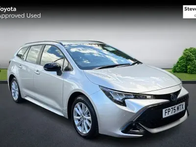 Used Toyota Corolla 140 HP (102 kW) 2025 Silver Estate