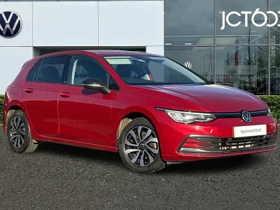 Used VW Golf VIII Active 130 HP (95 kW) 2021 Red Hatchback