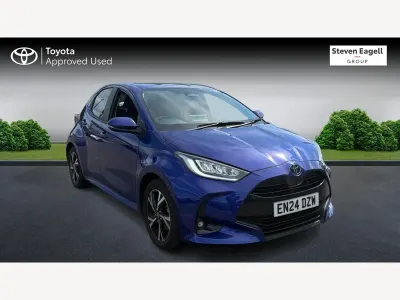 Used Toyota Yaris Design 2024 Blue Hatchback