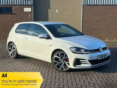 Begagnad VW Golf VII GTI 245 HK (180 kW) 2018 Vit Halvkombi