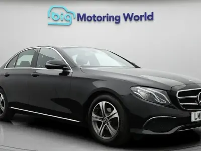 Usado Mercedes E200 SE 184 HP (135 kW) 2019 Preto Sedan