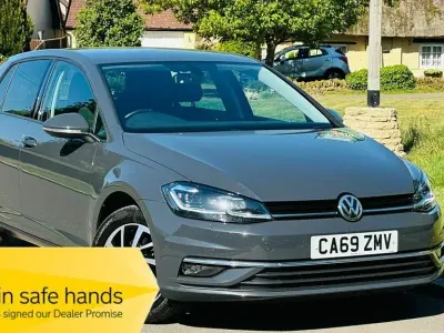 Usado VW Golf VII Edition 150 HP (110 kW) 2020 Cinzento Citadino