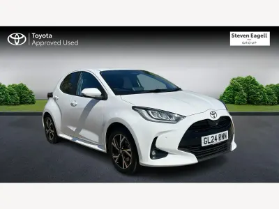 Used Toyota Yaris Hybrid Design 2024 White Hatchback