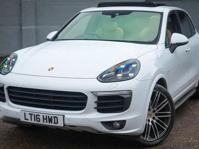 Used Porsche Cayenne 385 HP (283 kW) 2016 White SUV