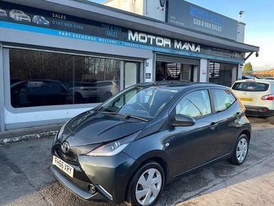 Used Toyota Aygo X-play 68 HP (50 kW) 2017 Silver Hatchback