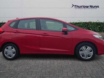 Begagnad Honda Jazz S 102 HK (75 kW) 2018 Röd Halvkombi