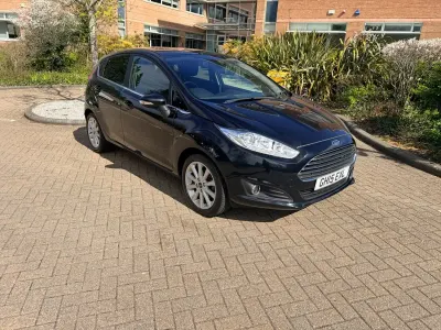Usado Ford Fiesta Titanium 100 HP (73 kW) 2015 Preto Citadino