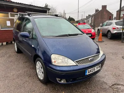 Begagnad Ford Galaxy Zetec 115 HK (84 kW) 2005 Blå Minibuss