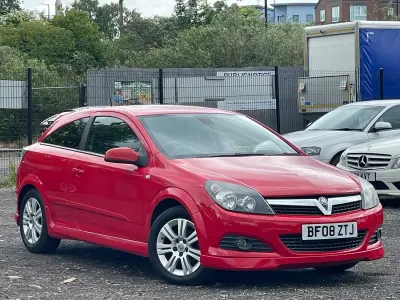 Usado Vauxhall Astra Design Edition 2008 Rojo Utilitario
