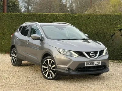 Used Nissan Qashqai Tekna 110 HP (80 kW) 2016 Grey SUV