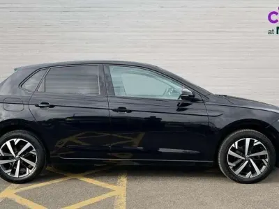 Begagnad VW Polo Life 94 HK (69 kW) 2023 Svart Halvkombi