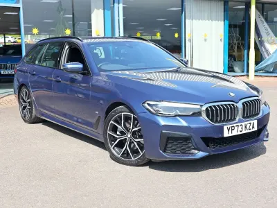 Używany BMW 520 M Sport 2023 Niebieski Kombi