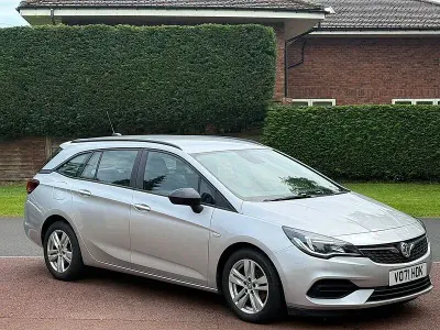 Used Vauxhall Astra Business Edition 122 HP (89 kW) 2021 Silver Estate