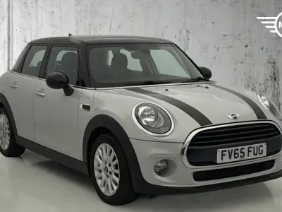 Used Mini Cooper Hatch 134 HP (98 kW) 2015 Silver Hatchback