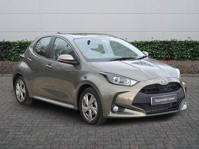 Usado Toyota Yaris Hybrid 2025 Castanho Citadino
