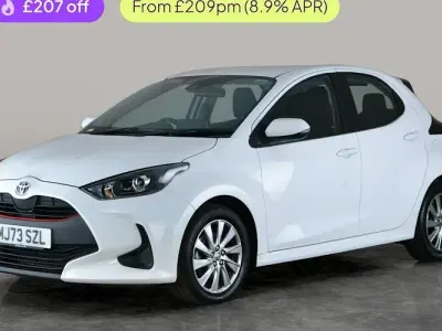 Begagnad Toyota Yaris Hybrid 116 HK (85 kW) 2026 Halvkombi