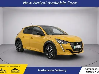 Second-hand Peugeot e-208 Premium 100 kW (136 CP) 2022 Galben Hatchback