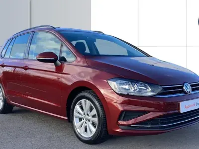 Begagnad VW Golf VII SE 131 HK (96 kW) 2018 Halvkombi