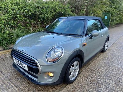 Begagnad Mini Cooper Cabriolet 2018 Grå Cab