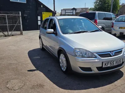 Used Vauxhall Corsa Design Edition 89 HP (65 kW) 2005 Silver Hatchback