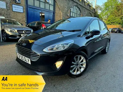 Begagnad Ford Fiesta Titanium 100 HK (73 kW) 2020 Svart Halvkombi