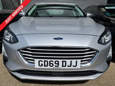 Used Ford Focus Zetec 125 HP (91 kW) 2020 Silver Hatchback