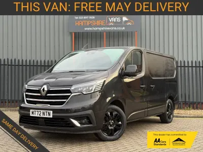 Begagnad Renault Trafic 2022 Svart Minibuss